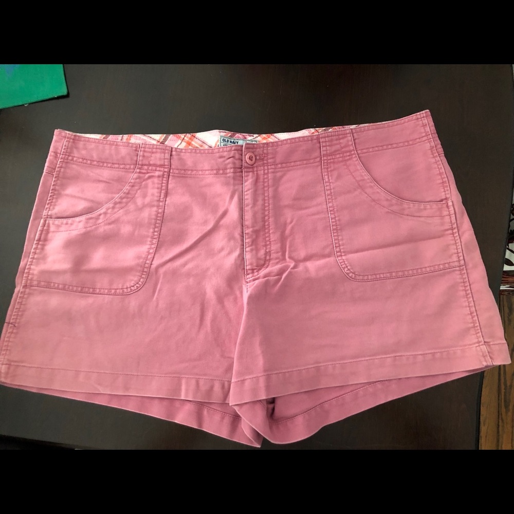 Old Navy. Pink Shorts.